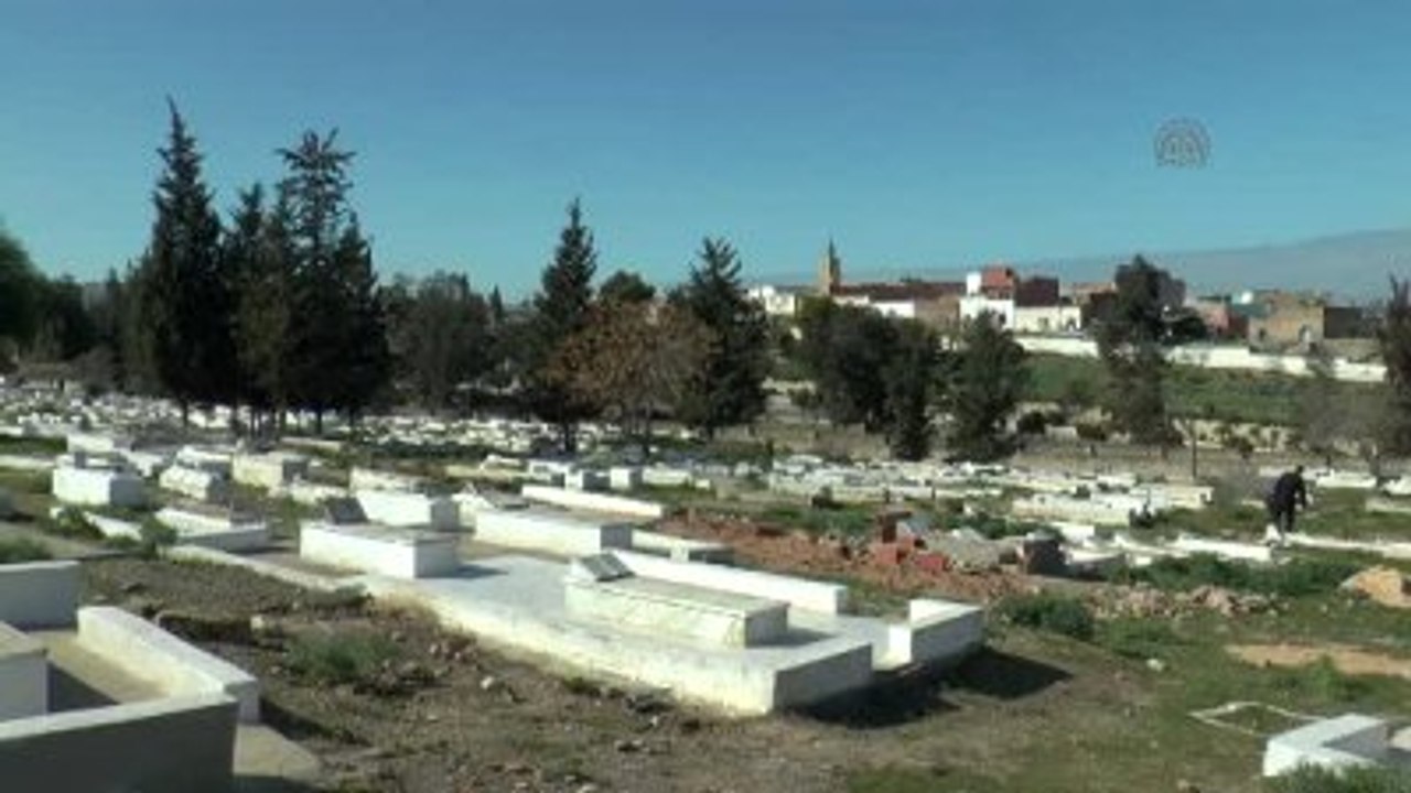 Endülüs Geleneği "Hayattayken Mezar Hazırlığı"