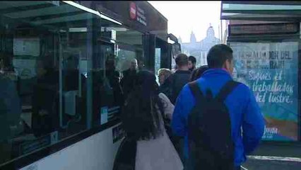 Barcelona sufre hoy huelga de autobuses