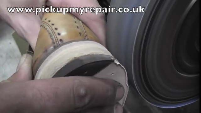 Remettre à neuf une vieille paire de chaussures foutue. Transformation impressionnante