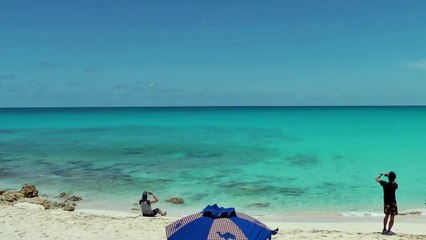 St. Maarten KLM Boeing 747 landing (1080p)