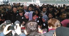 Şehit Uzman Çavuşu Coşkun Karabulut'u, Akşehir'de 15 Bin Kişi Uğurladı