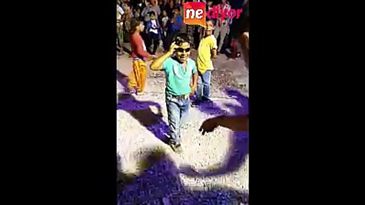 Roman Çocuğun İnanılmaz Dansı