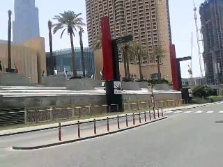 THE BIGGEST MALL IN DUBAI  ENTRANCE TO BURJ KHALIFA Vol.1