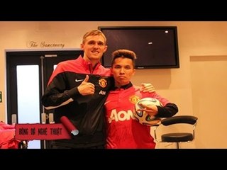 Kim Phúc dạy cựu tuyển thủ MU tâng bóng | BĐNT