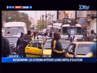 Referendum: Les citoyens affûtent leurs cartes d'électeur