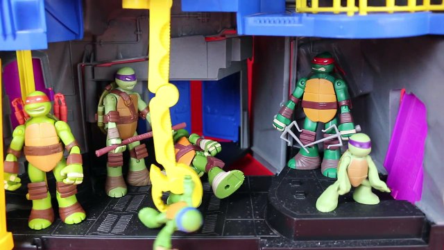 Batman vs TMNT in Imaginext Batcave ✯ Teenage Mutant Ninja Turtles Break Into Batman DisneyCarToys