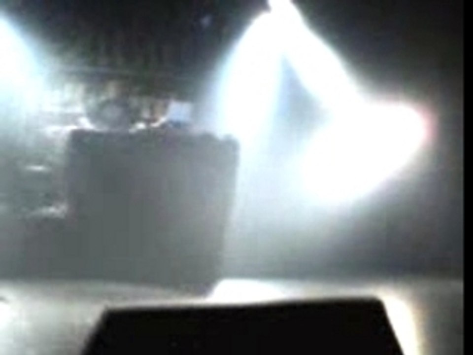 XZIBIT BRUSSEL 28 05 07 raggamuff style! some smoke!!!8)