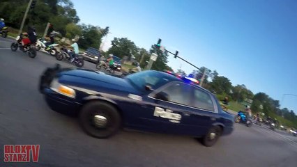 Télécharger la video: Motorcycle VS Cops Chasing Bikers Swerves At Stunt Bikes Police Chase Street Bike Runs From Cop 2015