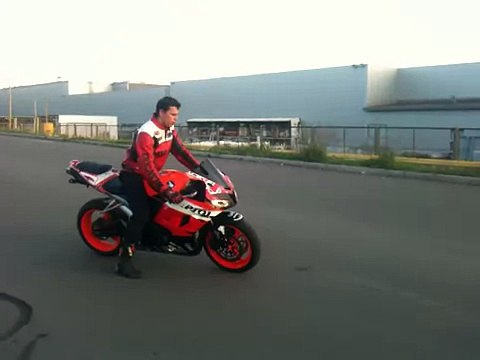 Гонки на спортивных мотоциклах honda cbr 600rr. Мощь, скорость, красота