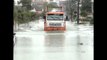 Chuva alaga ruas e causa estragos em Curitiba