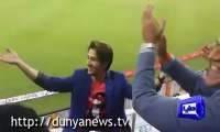 Ali-Zafar-teases-Hamza-abbasi during the match