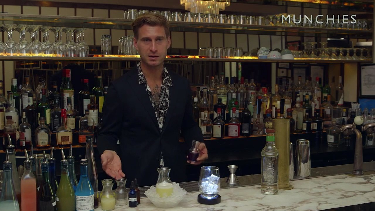 How to Make a Mood Ring Cocktail That Changes Color
