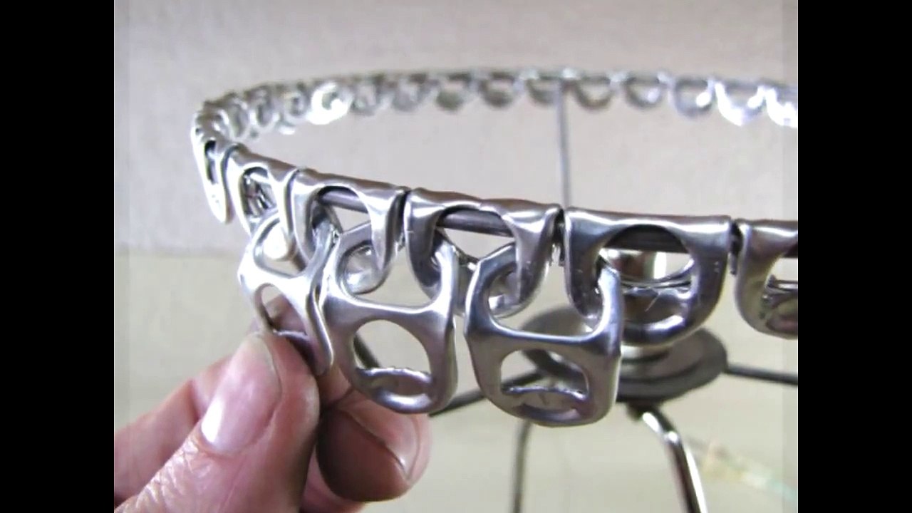 Светильник настольная лампа из пивных банок своими руками