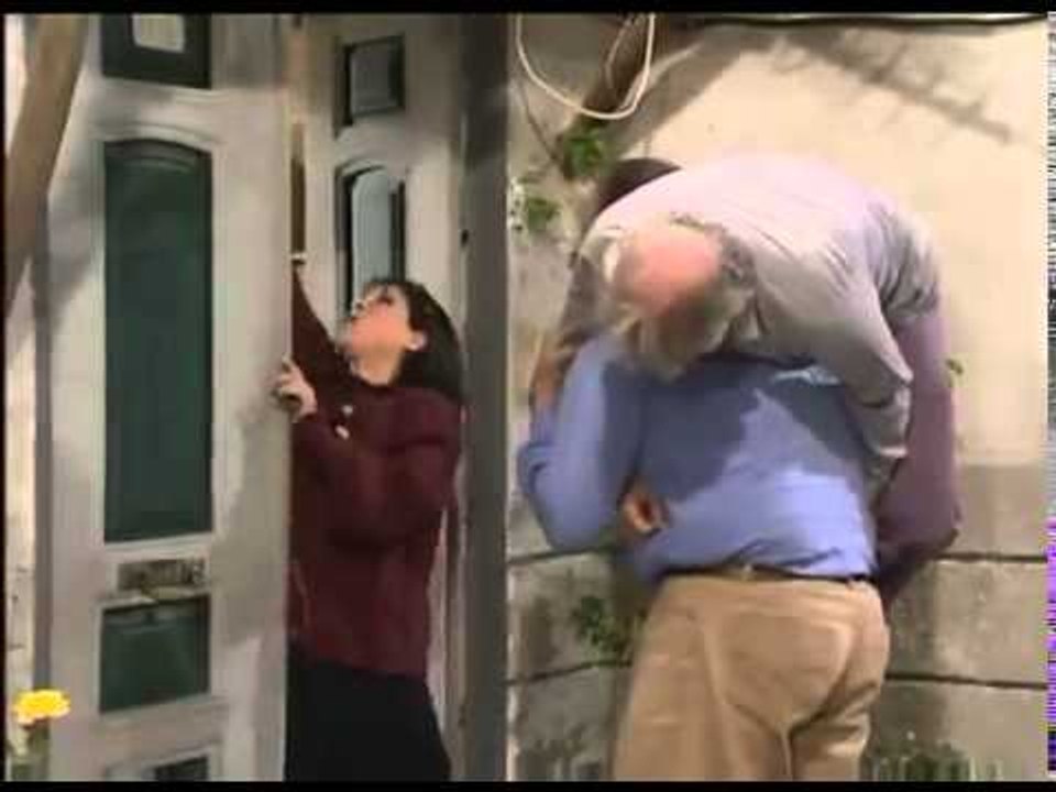 مسلسل عيلة ثمانية نجوم ـ الحلقة 24 الرابعة والعشرون كاملة HD