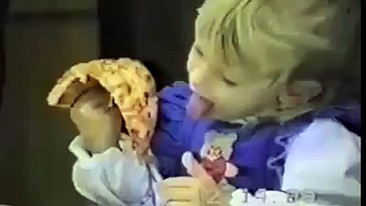 Pizza doesn't want to be eaten by this little girl  Funny Videos 2015