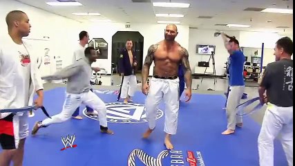 Dave Batista Passando no Corredor no Jiu-Jitsu