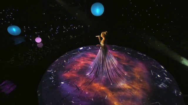 Jennifer López Feel the Light Vestido impresionante