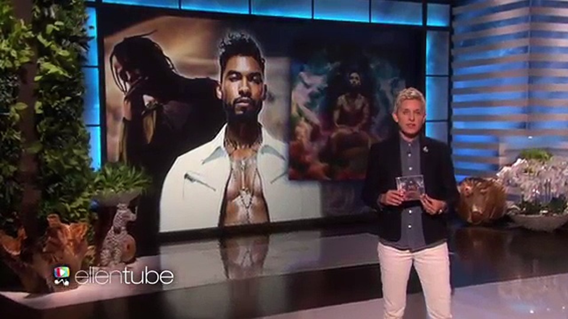 Miguel and Travis Scott Perform 'Waves' (FULL HD)