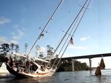 Faire passer un voilier de 24 mètres sous un pont de 20 mètres