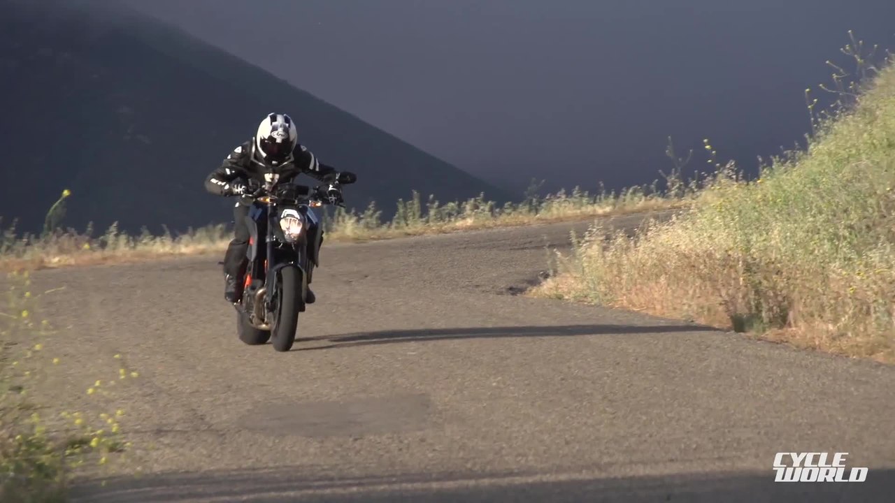 KTM 1290 Super Duke R - BEST OPEN-CLASS STREETBIKE of 2014