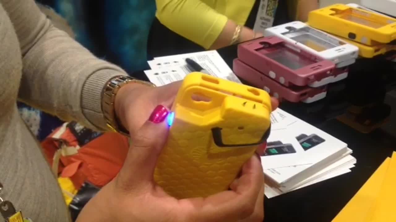 Popular Science Reviews The Yellow Jacket Stun Gun iPhone Case At CES