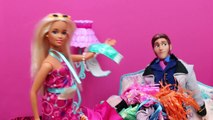 Barbie Pregnant Frozen Prince Hans Pool Swim Clothes DisneyCarToys Barbie Crazy Fight