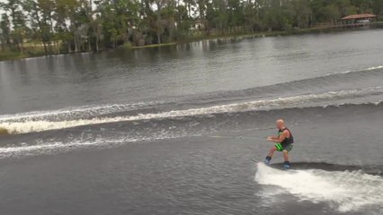 Video herunterladen: Wakeboarding Review: 2014 Sport Nautique 200