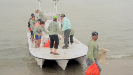 Hero for a Day 2014: Removing Trash from a National Seashore in Texas