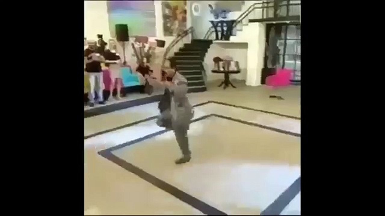 Crazy dancing guy (Funny Videos 720p)
