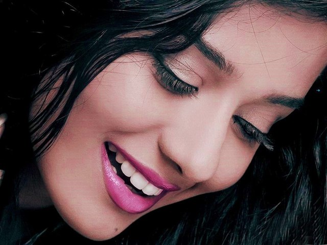 Kaun Kehta Hai Mulakat Nahi Hoti,,Alka Yagnik Dedected To Aliya
