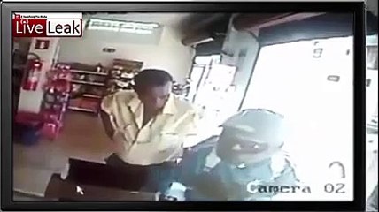 LiveLeak - 80-year-old Man follis armed robbery -