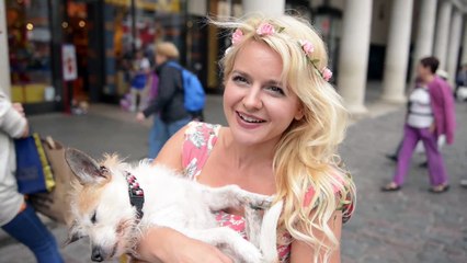 Behind the scenes Barefoot Street Performance Street Performer Sammie Jay with cute funny