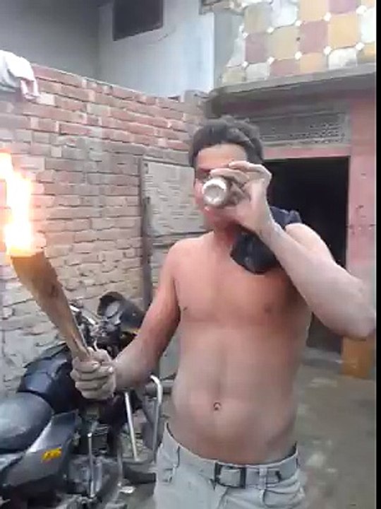 Fire stunt failure burns the boy's mouth !!!