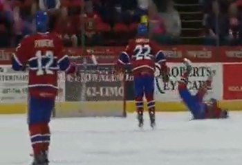 Le "save" extraordinaire du hockeyeur Bud Holloway