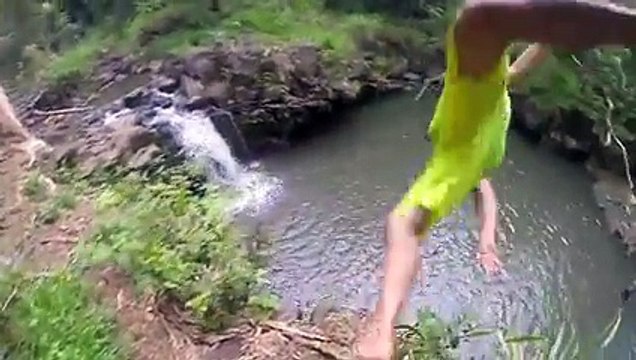 EPIC CLIFF JUMPING IN HAWAII