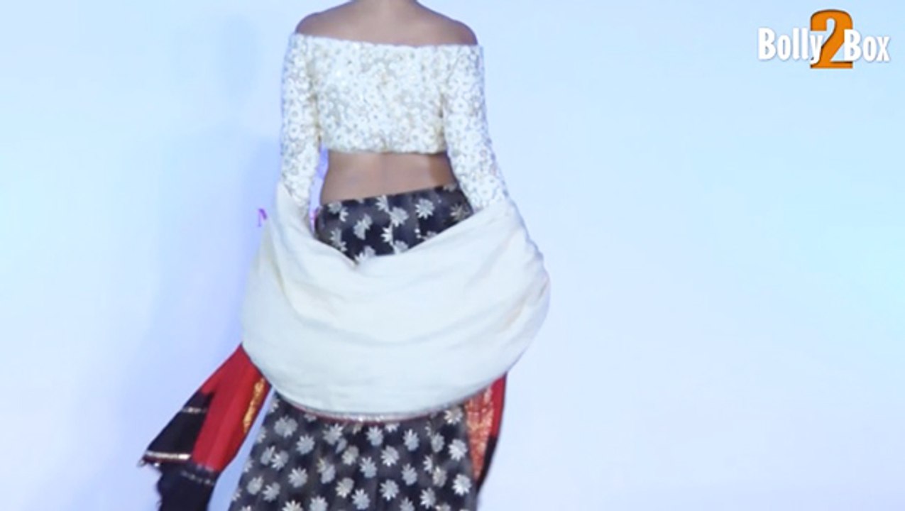 Bollywood Beauty Shriya Saran Ramp Walk at Terry Fox India Committee - Bollywood Celebs