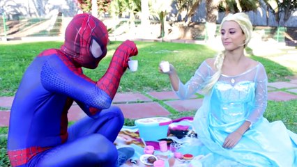 Spiderman vs Venom vs Frozen Elsa - Elsa Kidnapped - Real Life Superheroes Movie