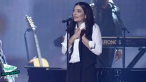 Lorde Performs Tribute to David Bowie at BRIT Awards 2016