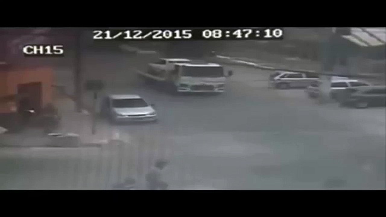Two luckiest people alive in accident