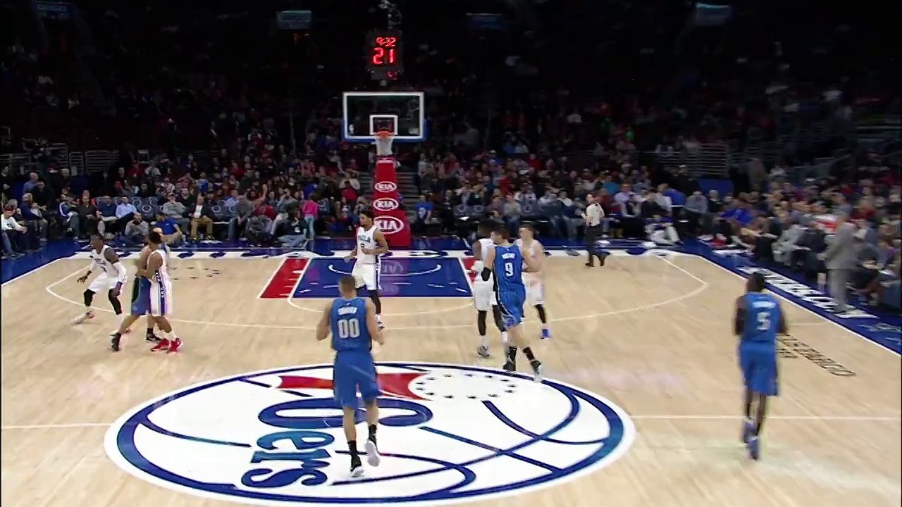 Aaron Gordon claque un magnifique alley-oop