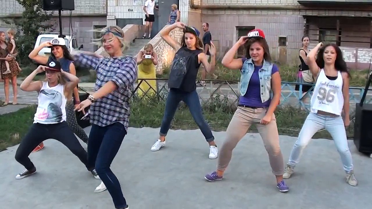 Dance School SOL - Праздник во дворе-2013 (Cумы)