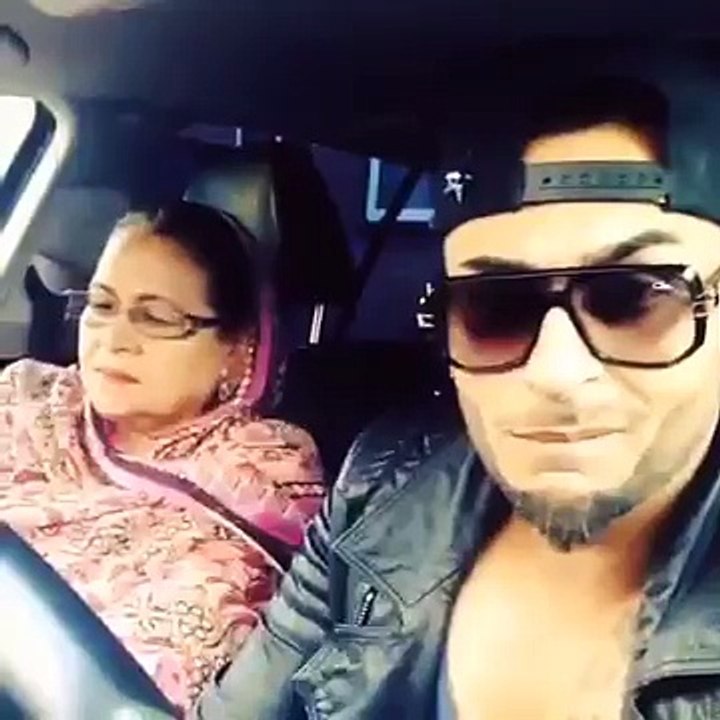 mon beat his son