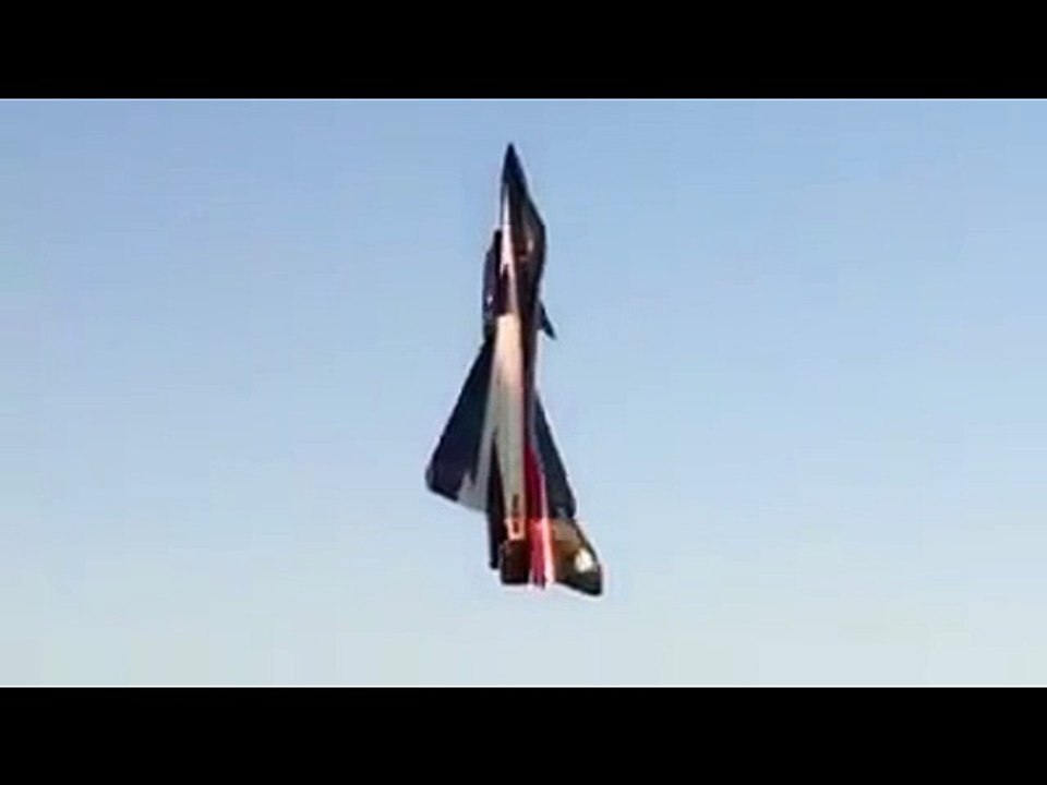 Pakistani Pilot Shows Amazing Aircraft Skills At Dubai Air Show