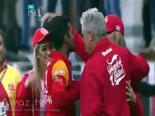 Imran Khalid having time of his life - Check Out His Confidence