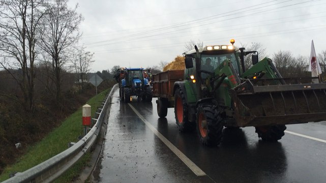 Manifestation des agriculteurs à l'appel de la Fdsea 72 et des JA