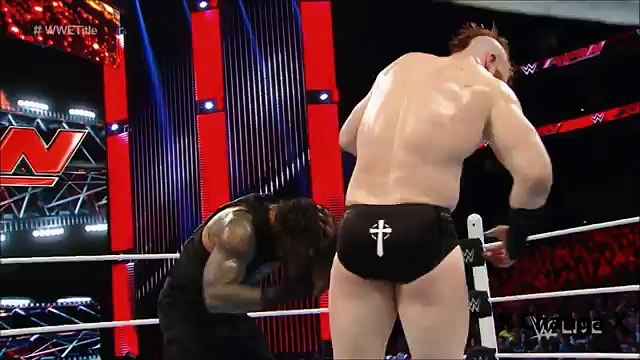 Roman Reigns Wins WWE World Heavyweight Championship Full Match- Raw, December 14, 2015