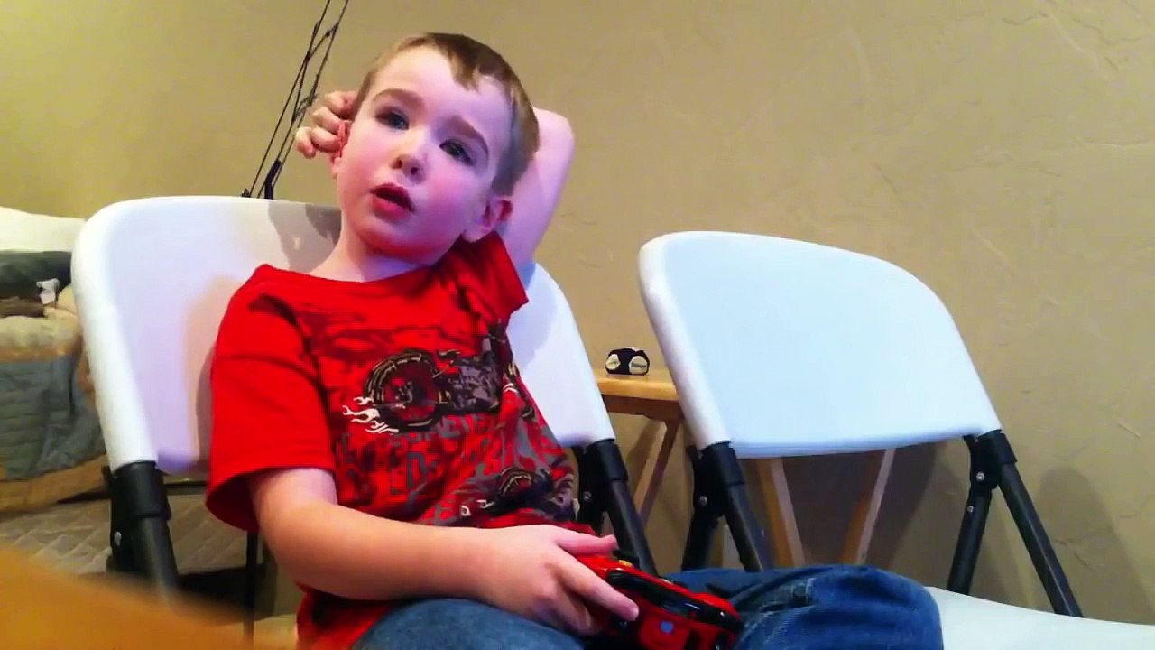 5 year old kid freaks out over COD  Black Ops!!!