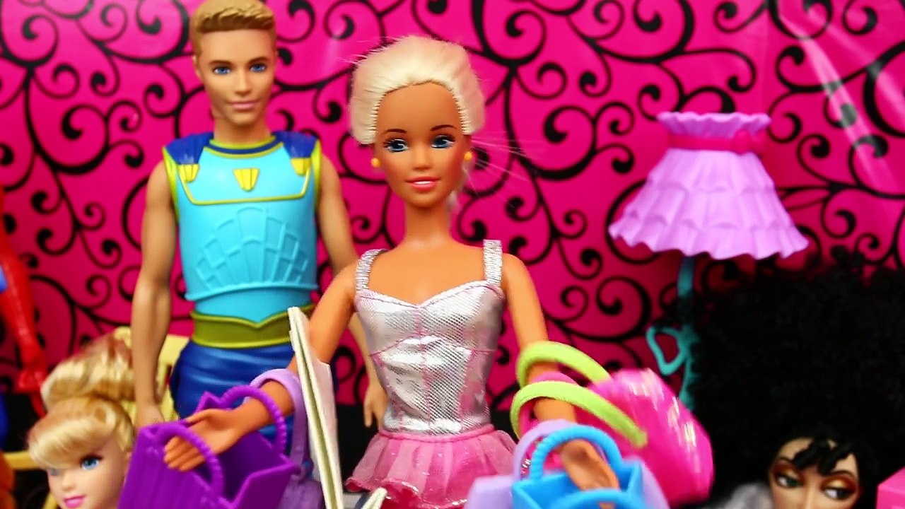 Frozen Elsas Baby Kidnapper REVEALED! NEW BABY KIDNAPPED Spiderman & Mike The Merman Save The Day