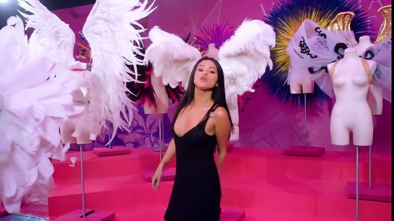 Victoria's Secret Angels Lip Sync -Hands to Myself- - KnockInn.com