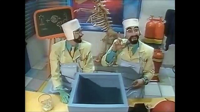 Cócegas no castelo ra tim bum / Tickling in a Brazilian TV Show